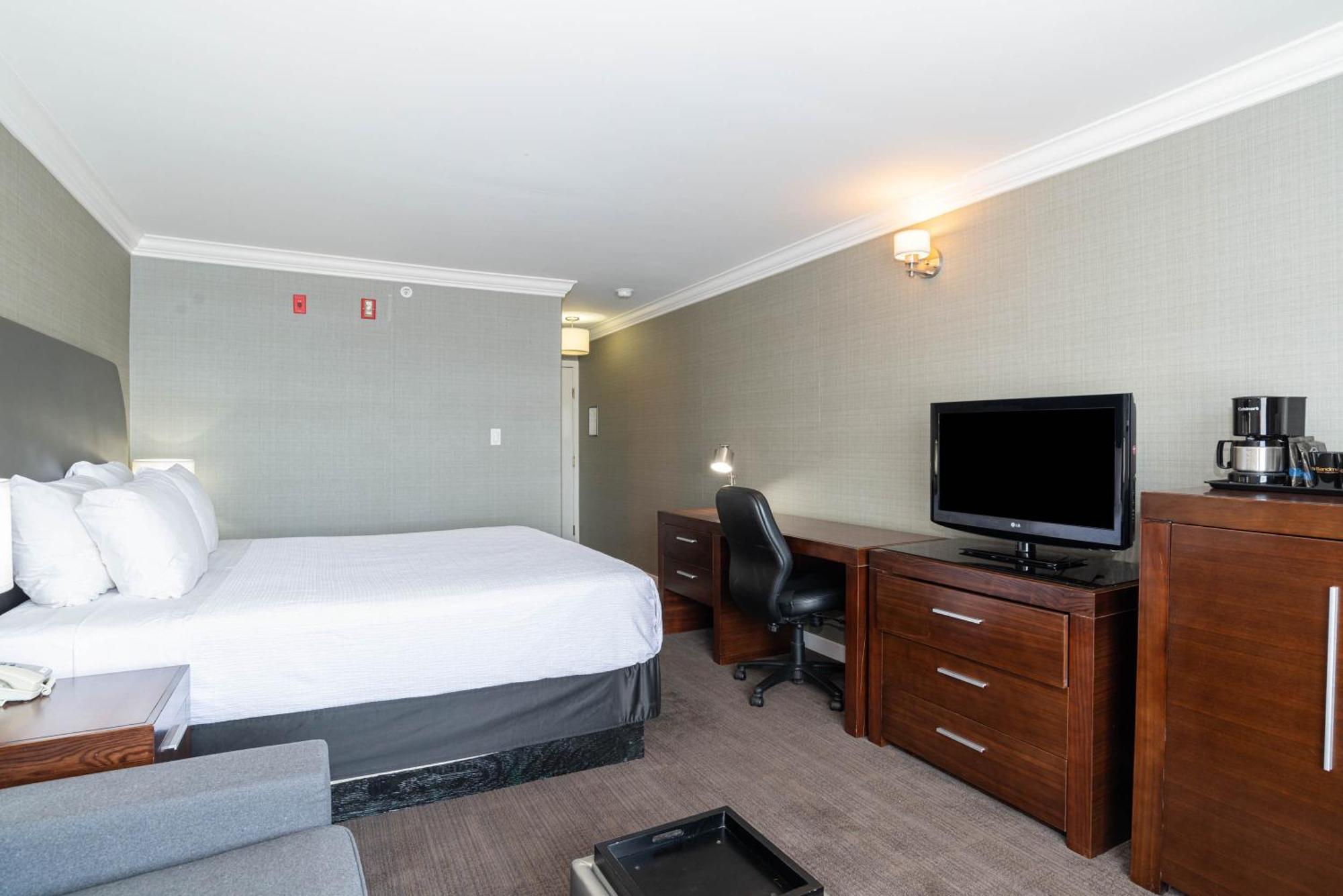 Sandman Hotel Red Deer Exteriör bild